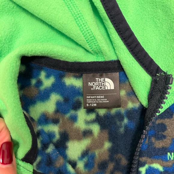 The North Face fleece Jacket - Picture 2 of 3